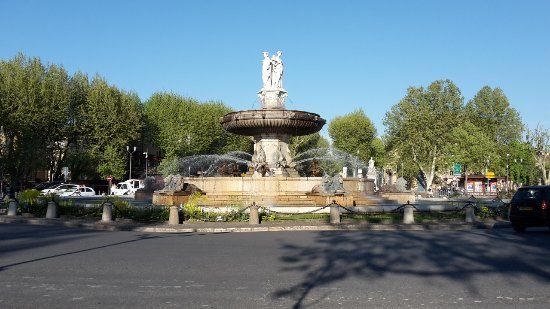 Statue of Paul Cezanne